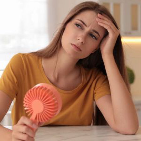 懷孕初期燥熱怎麼辦？解析孕婦怕熱、忽冷忽熱的原因與舒緩方法